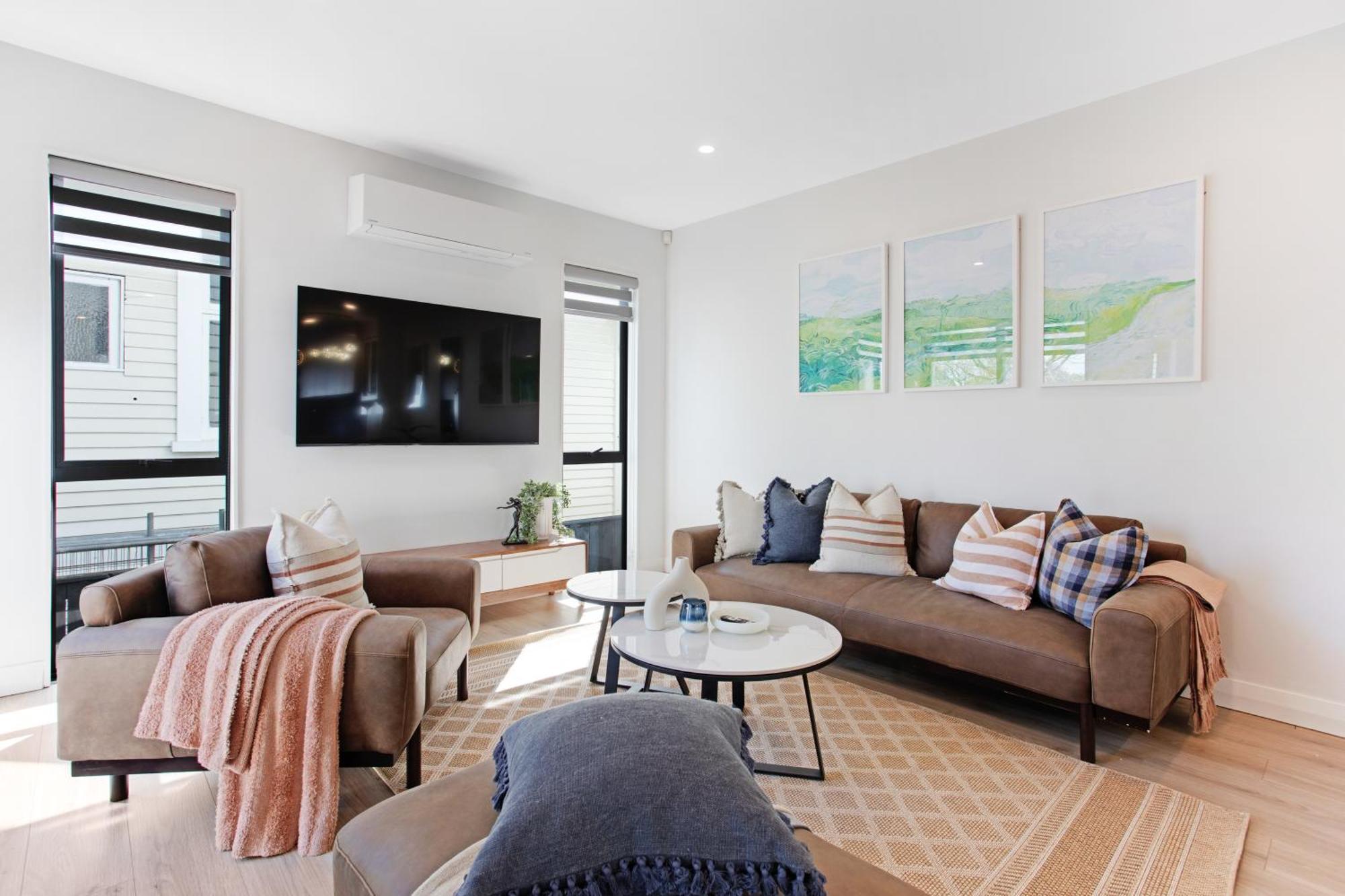 Oasis Townhouse With Parking And Air-con *